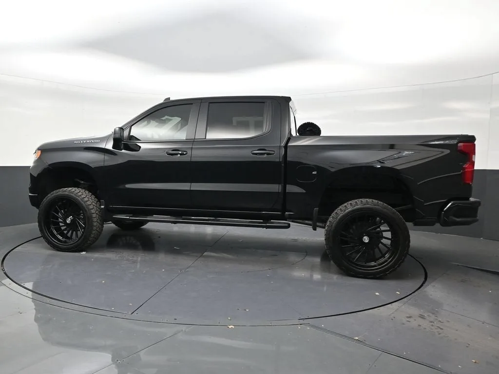 2026 Chevrolet Silverado 1500 RST photo 2