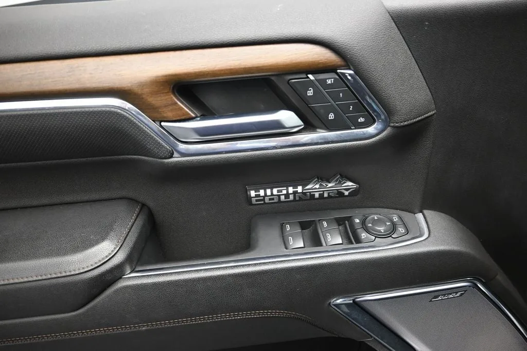 2024 Chevrolet Silverado 1500 High Country photo 10