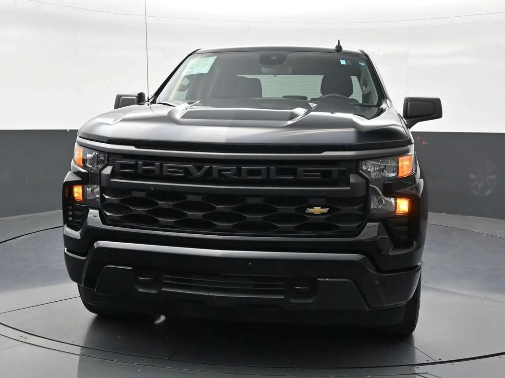 2024 Chevrolet Silverado 1500 Custom photo 8