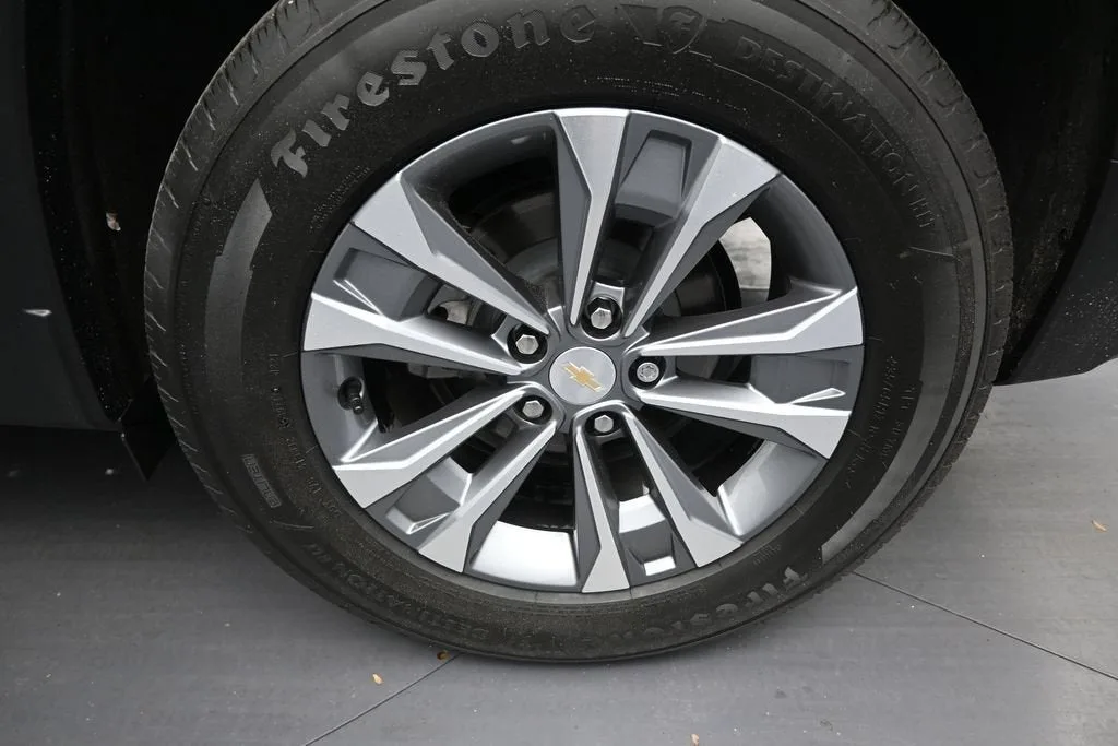 2025 Chevrolet Equinox LT photo 10