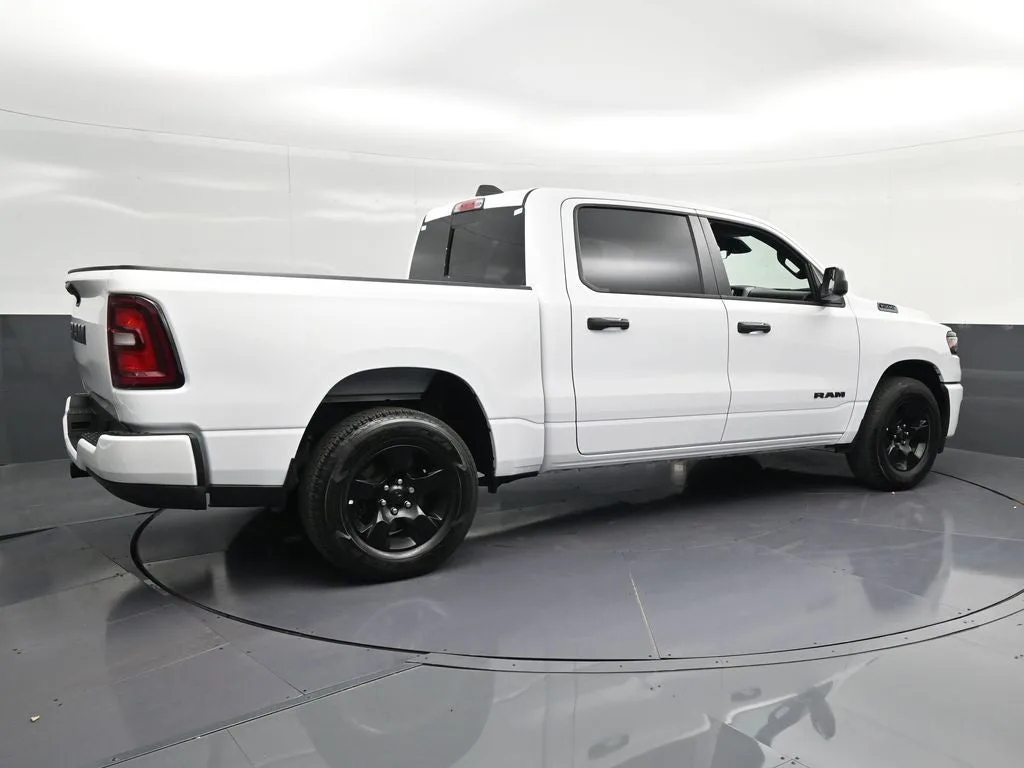 2025 RAM 1500 Tradesman photo 3