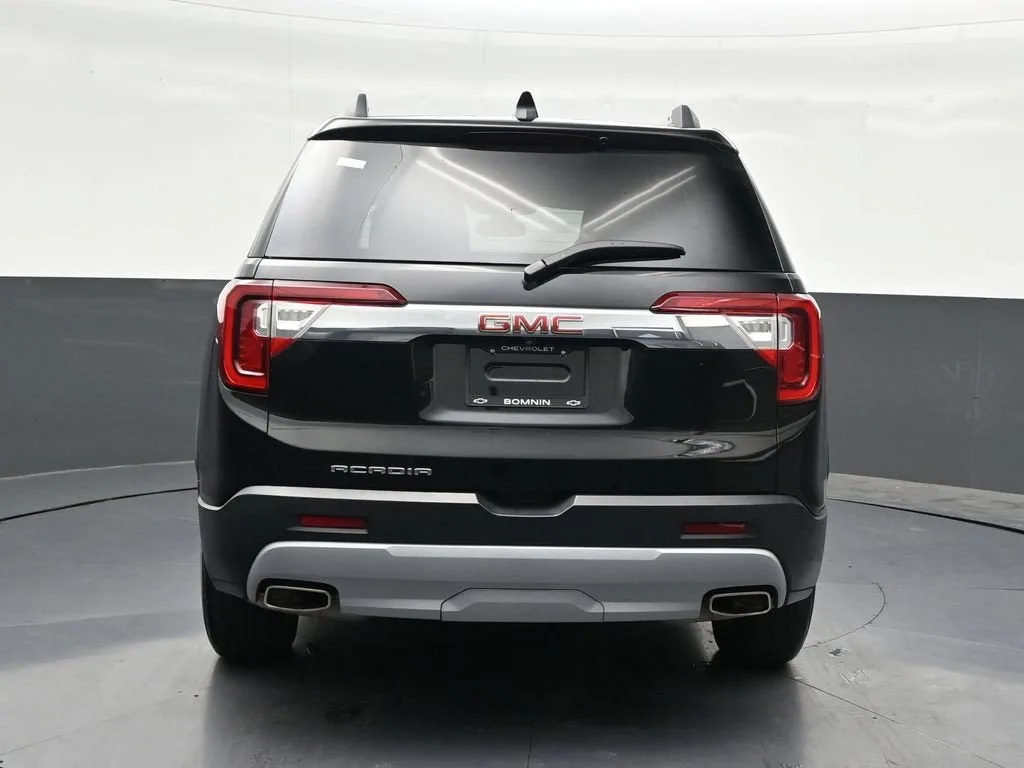 2023 GMC Acadia SLT photo 4