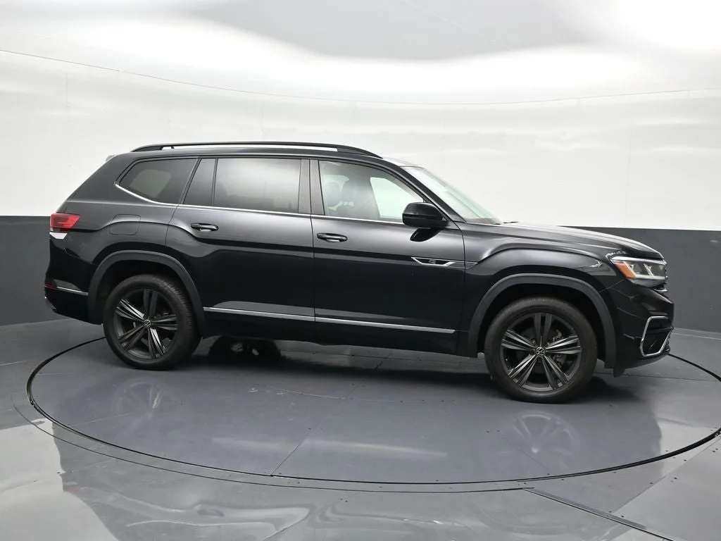 2021 Volkswagen Atlas 3.6L V6 SE w/Technology R-Line photo 6