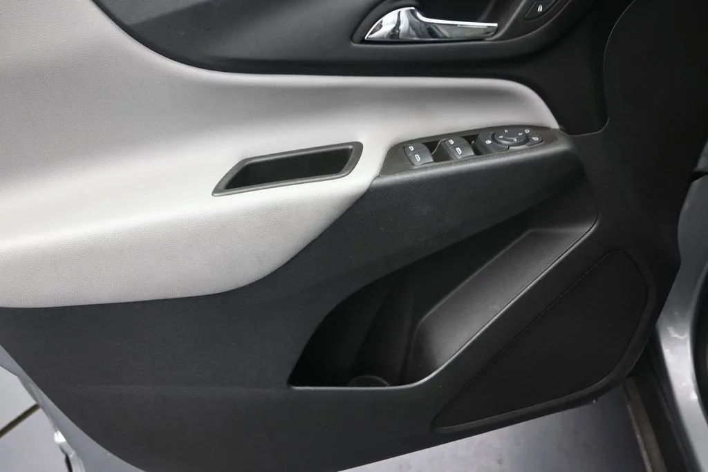 2024 Chevrolet Equinox LS photo 12