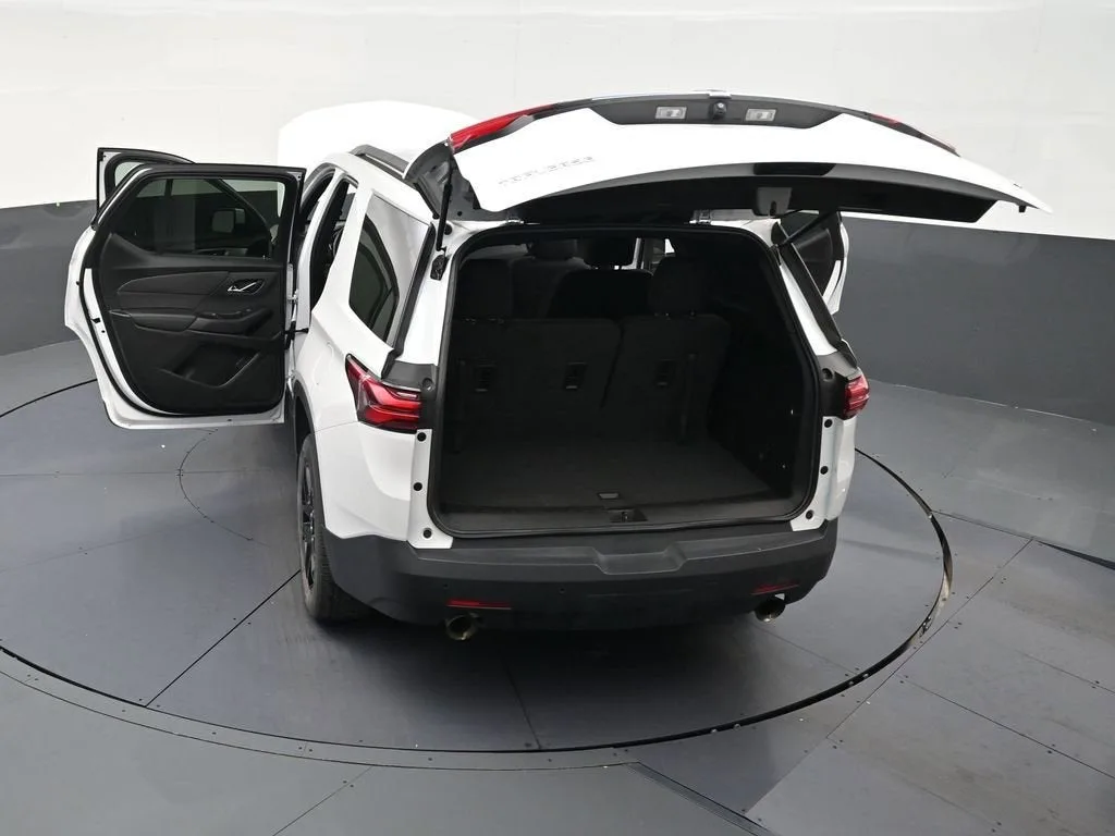 2022 Chevrolet Traverse LT Cloth photo 32