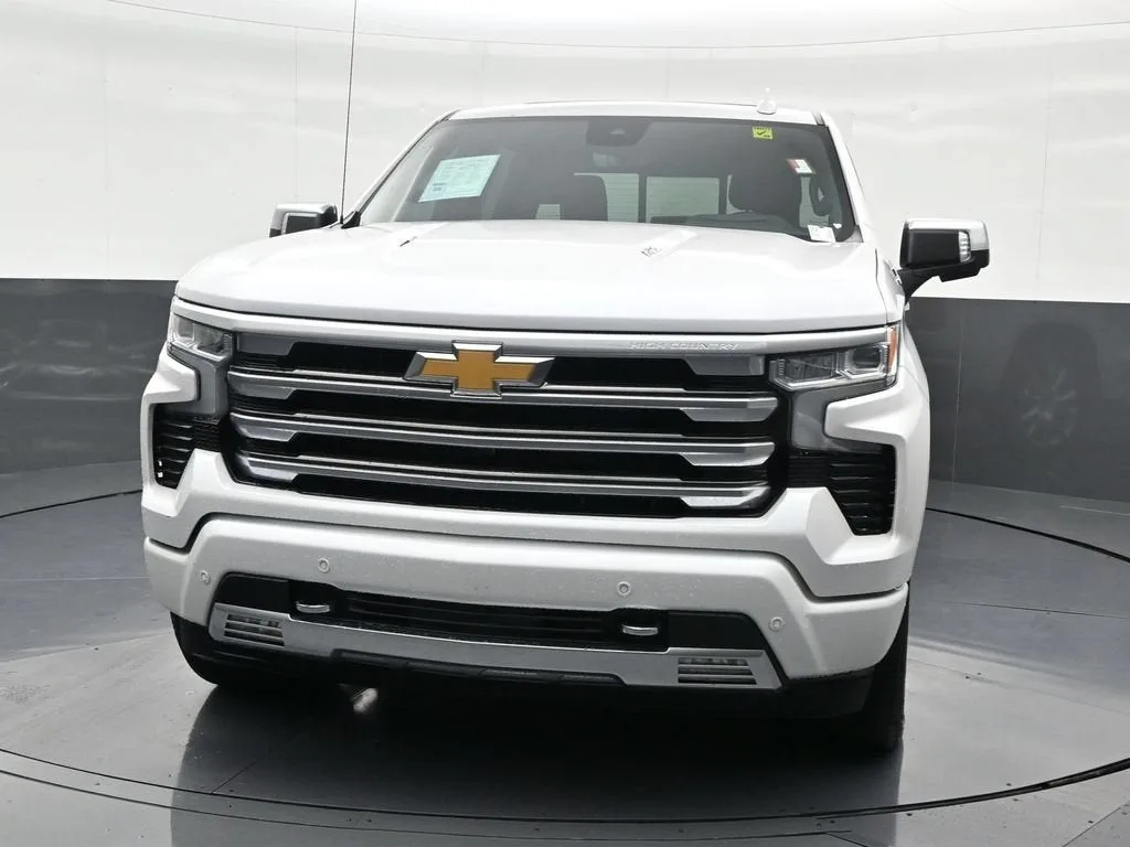 2025 Chevrolet Silverado 1500 High Country photo 8