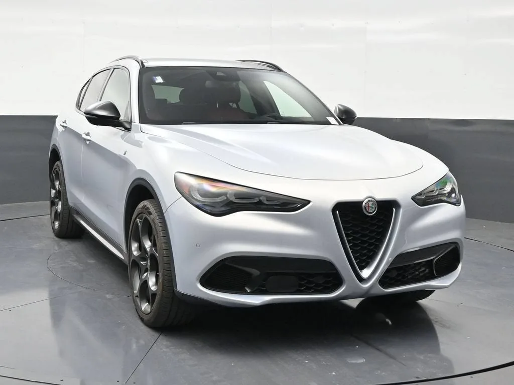 2024 Alfa Romeo Stelvio Ti AWD photo 7