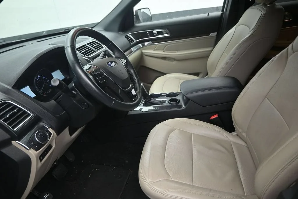 2019 Ford Explorer Limited photo 12