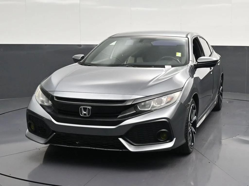 2018 Honda Civic Sport photo 6