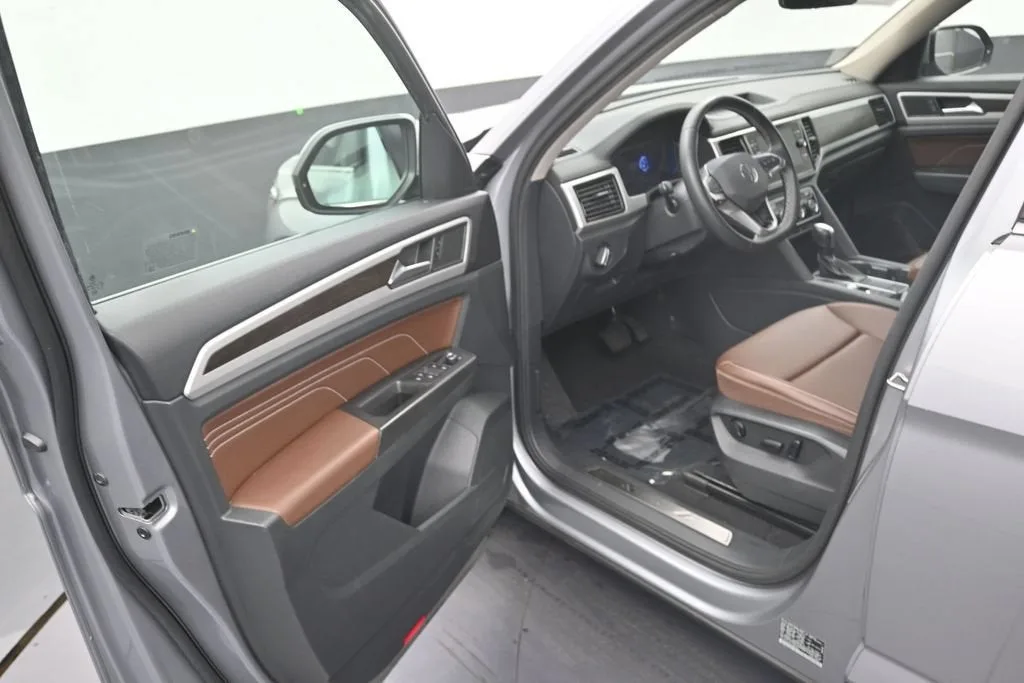 2022 Volkswagen Atlas 2.0T SE w/Technology photo 10