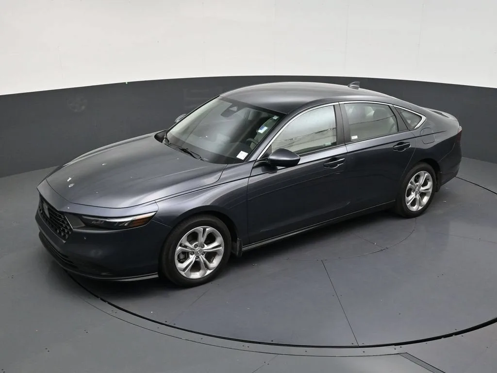 2025 Honda Accord Sedan LX photo 11