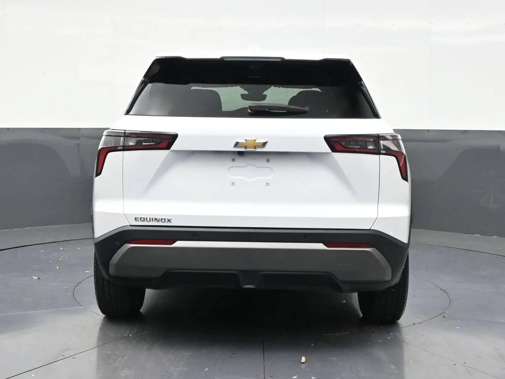 2026 Chevrolet Equinox LT photo 4
