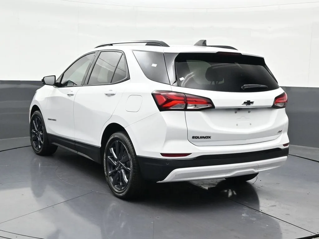 2024 Chevrolet Equinox RS photo 3