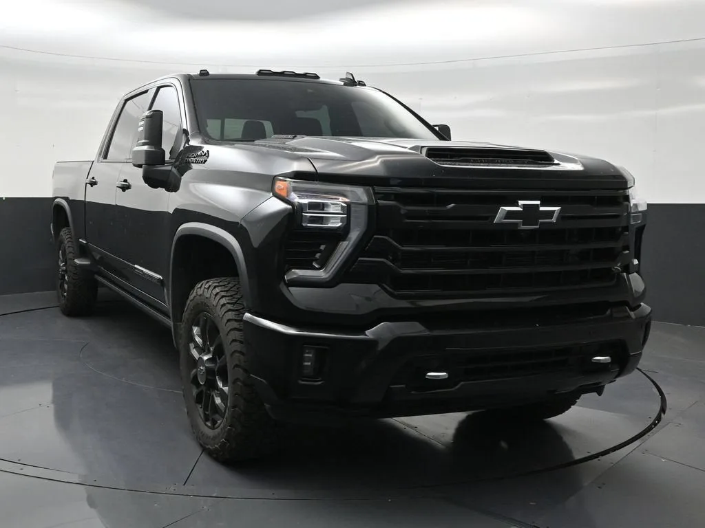 2025 Chevrolet Silverado 2500 HD High Country photo 7