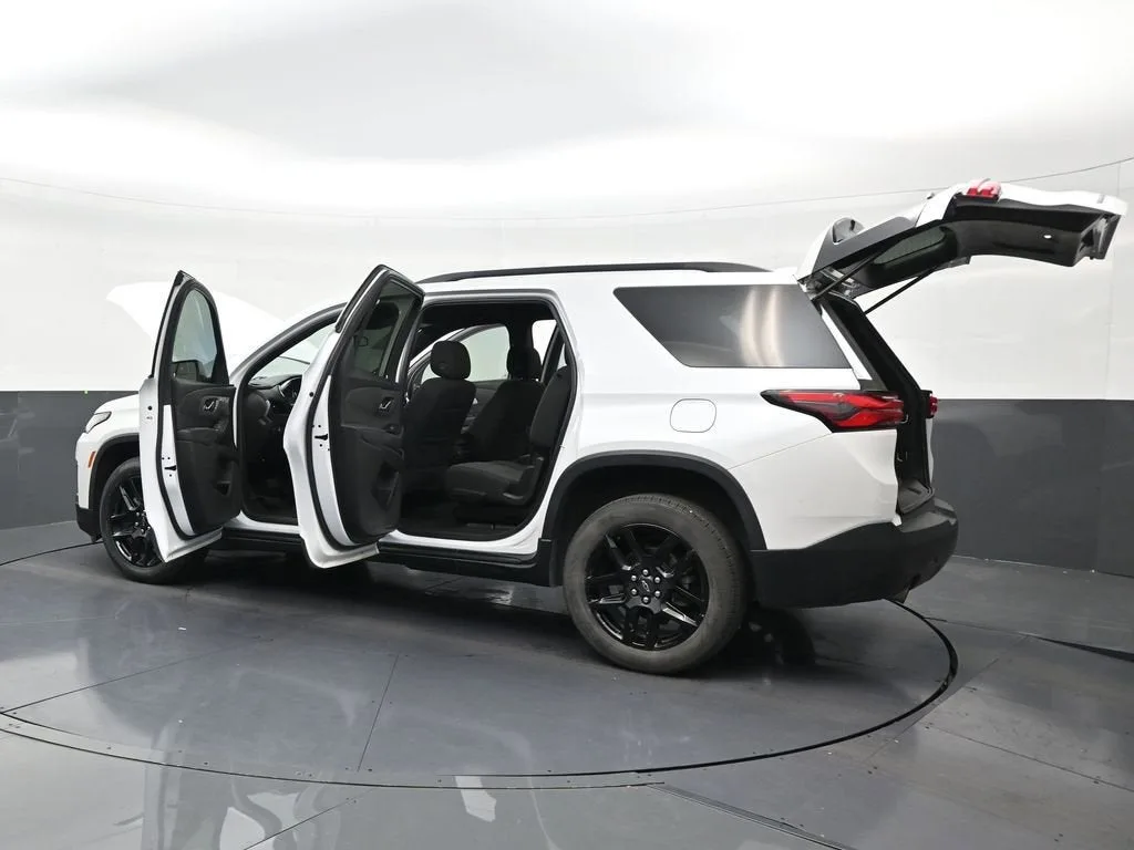 2022 Chevrolet Traverse LT Cloth photo 31