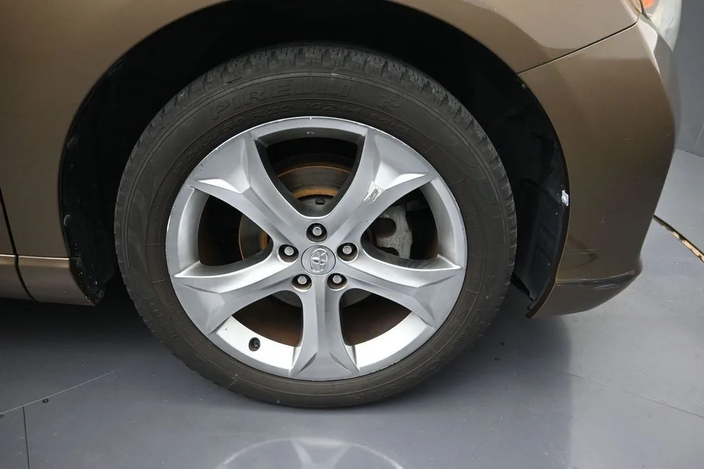 2010 Toyota Venza Base photo 9