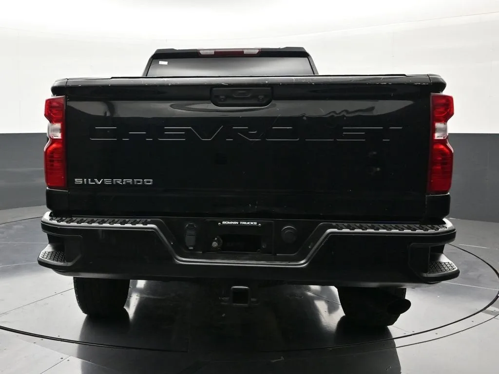 2021 Chevrolet Silverado 3500 HD WT photo 4