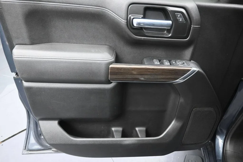 2021 Chevrolet Silverado 1500 RST photo 11