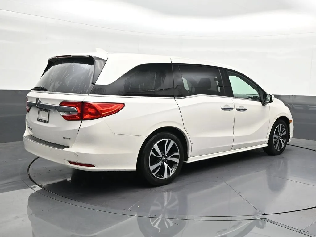 2018 Honda Odyssey Elite photo 5