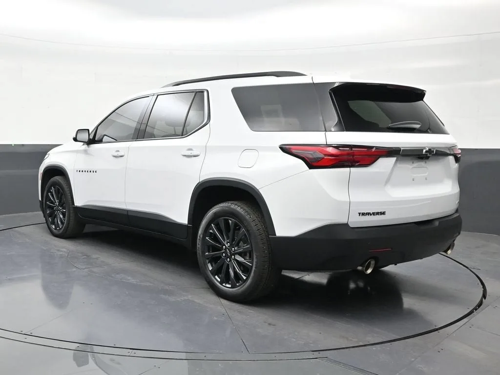 2022 Chevrolet Traverse RS photo 3