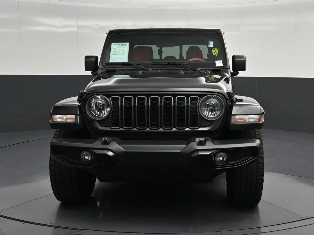 2025 Jeep Gladiator Nighthawk photo 6