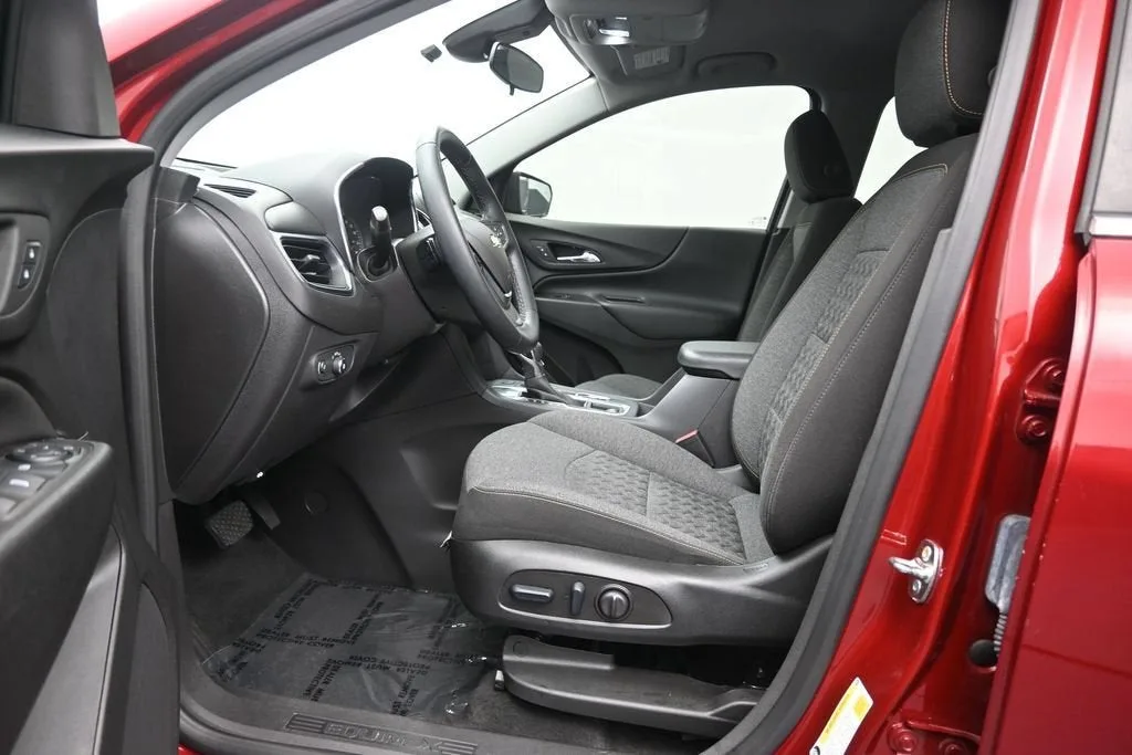 2024 Chevrolet Equinox LT photo 12