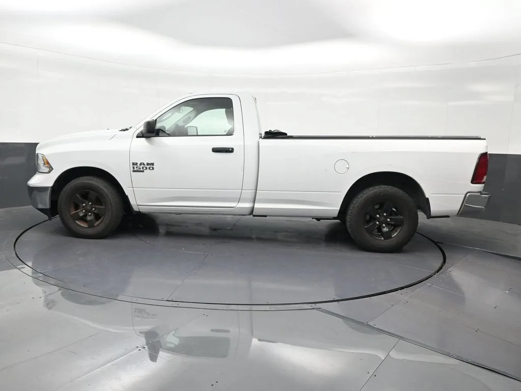 2022 RAM 1500 Classic Tradesman Regular Cab 4x2 8' Box photo 2