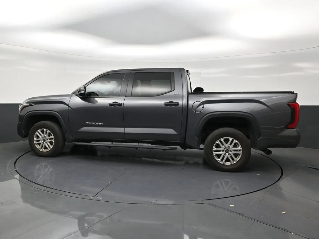 2024 Toyota Tundra SR5 photo 2