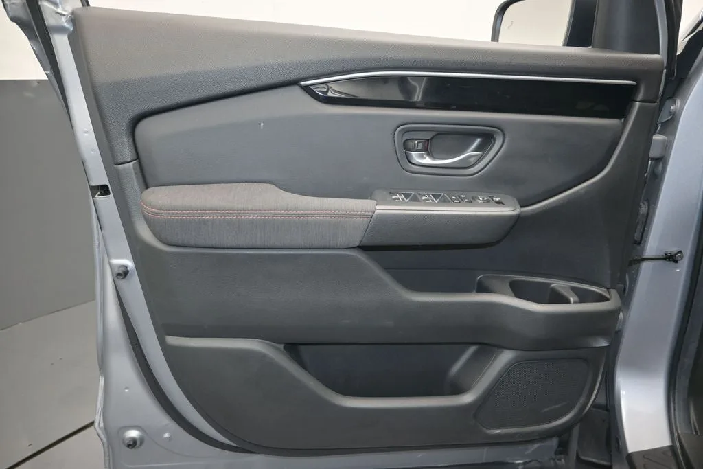 2025 Honda Pilot Sport photo 12