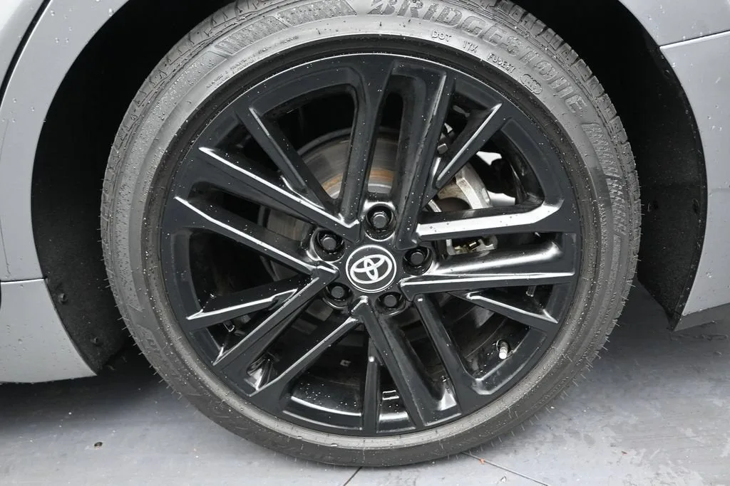 2025 Toyota Camry SE photo 10