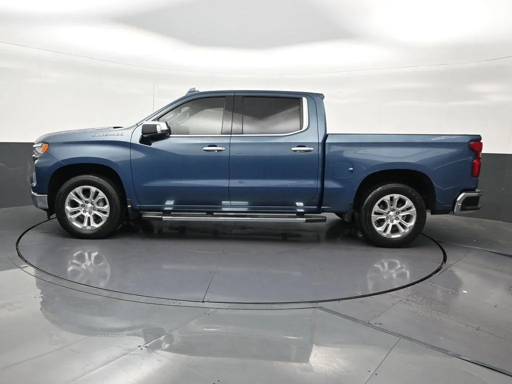 2024 Chevrolet Silverado 1500 LTZ photo 2
