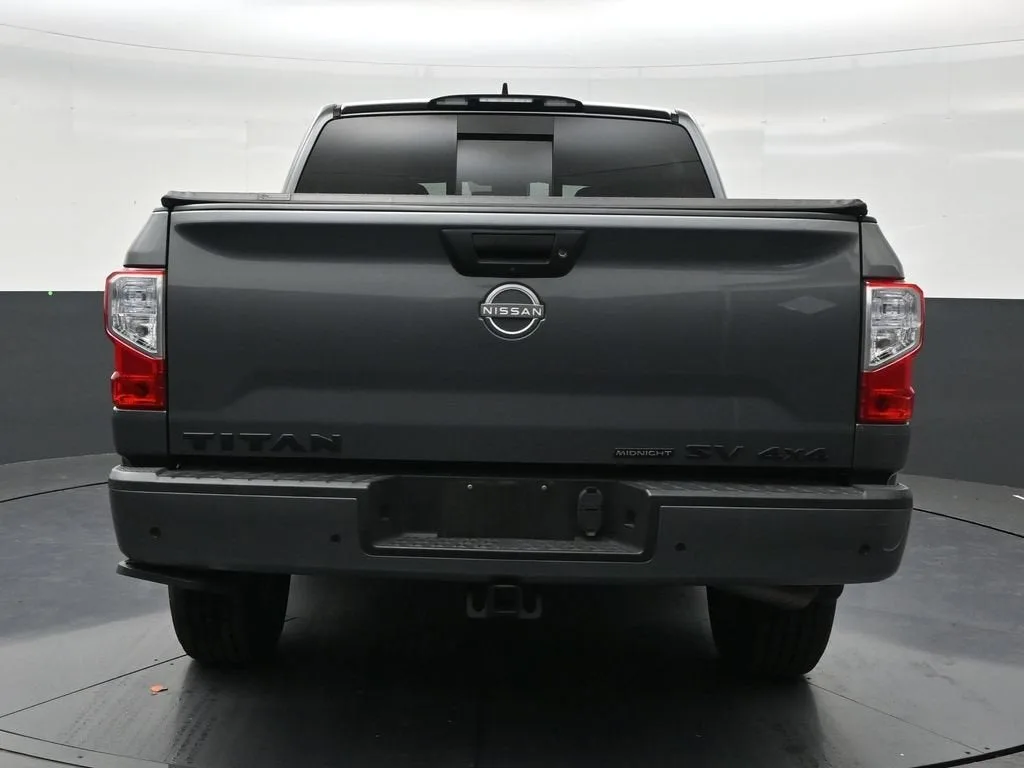 2023 Nissan TITAN Crew Cab SV 4x4 photo 4