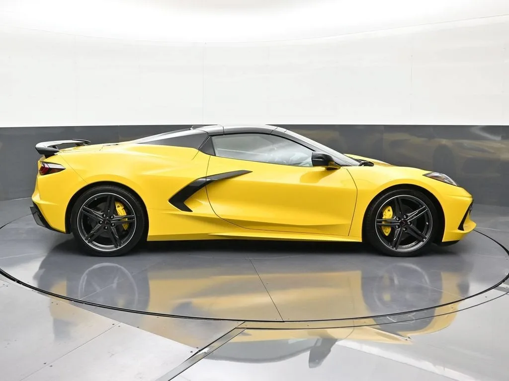 2026 Chevrolet Corvette Stingray 2LT photo 6