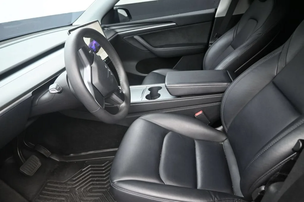 2023 Tesla Model Y Long Range photo 11