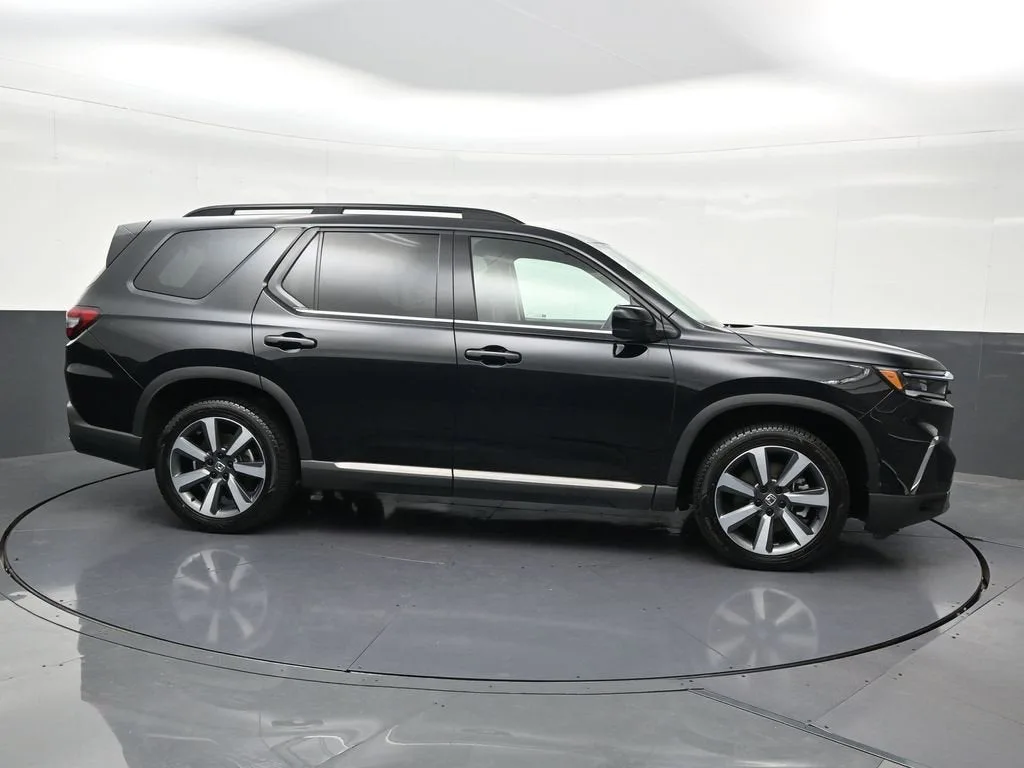 2025 Honda Pilot Touring photo 6