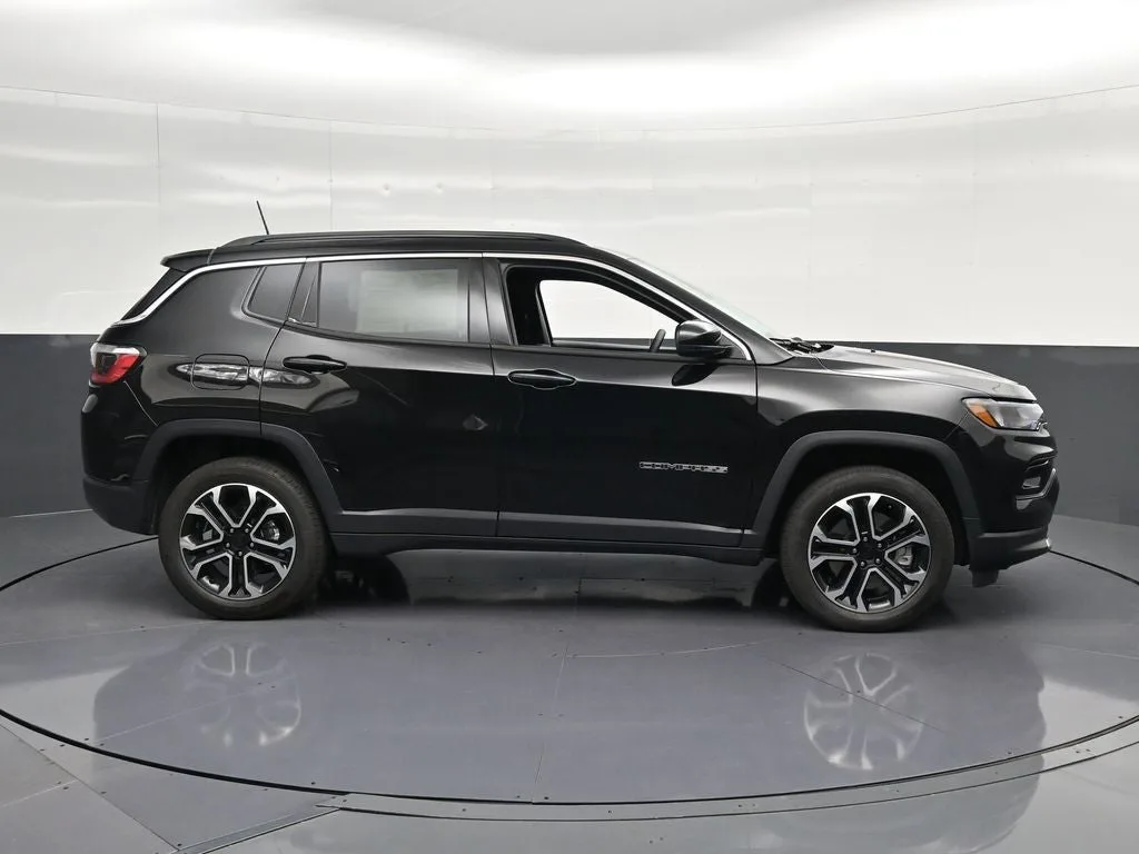 2023 Jeep Compass Limited photo 4