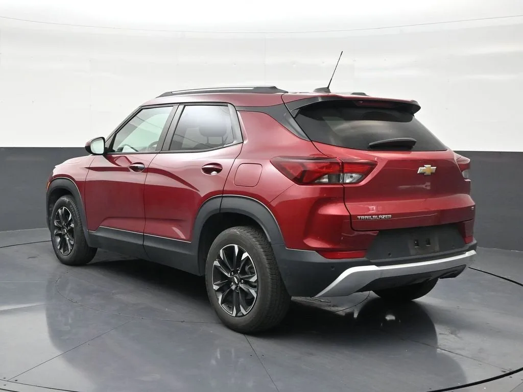 2021 Chevrolet Trailblazer LT photo 3