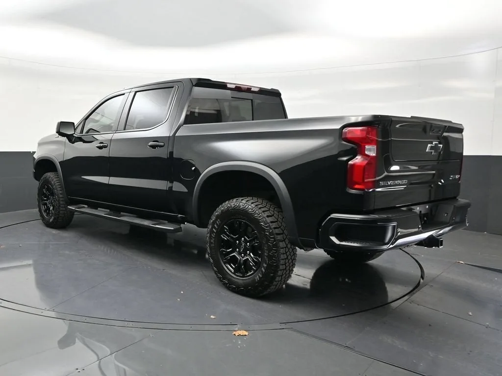 2026 Chevrolet Silverado 1500 ZR2 photo 3