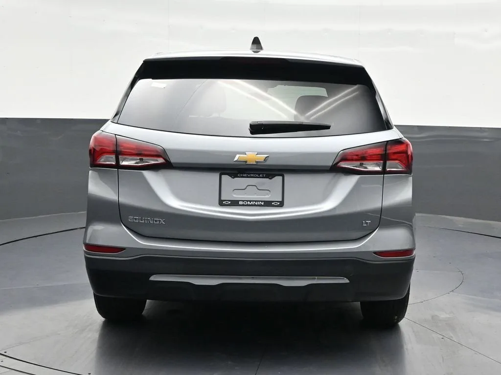 2023 Chevrolet Equinox LT photo 4