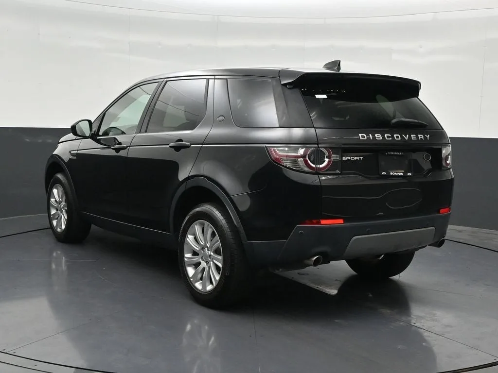 2018 Land Rover Discovery Sport SE photo 3