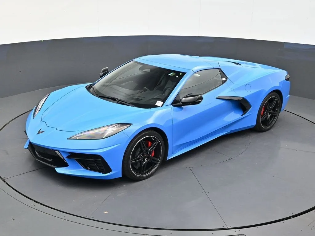 2025 Chevrolet Corvette Stingray 2LT photo 12