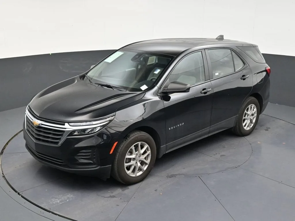 2024 Chevrolet Equinox LS photo 12