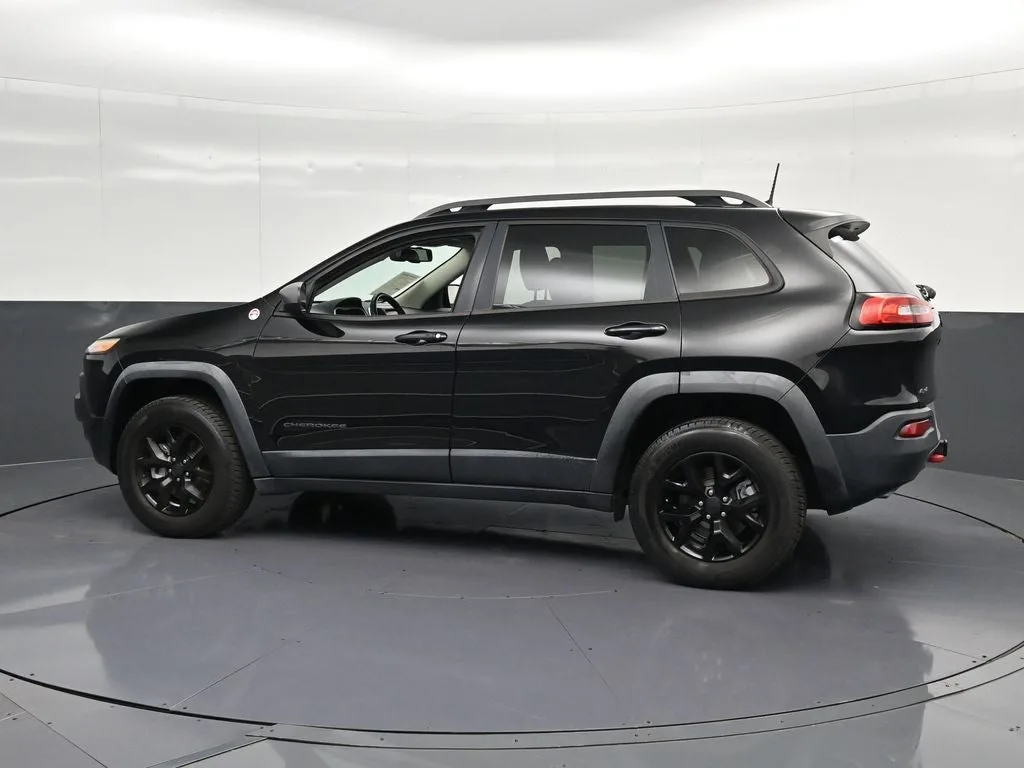 2017 Jeep Cherokee Trailhawk photo 8