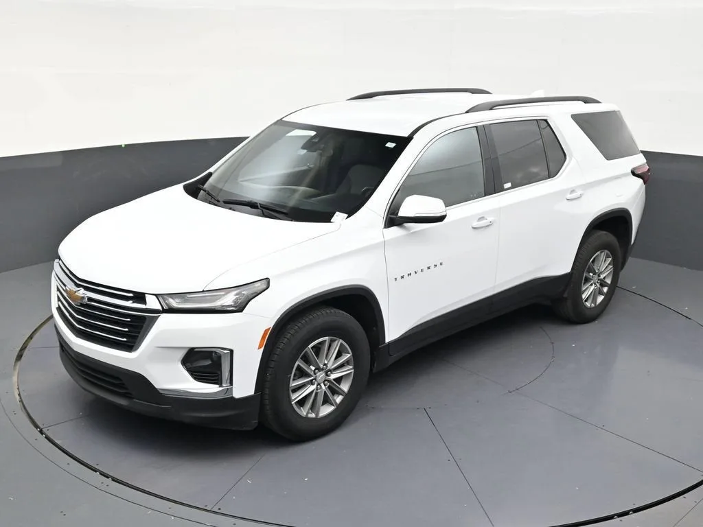 2023 Chevrolet Traverse LT Cloth photo 12