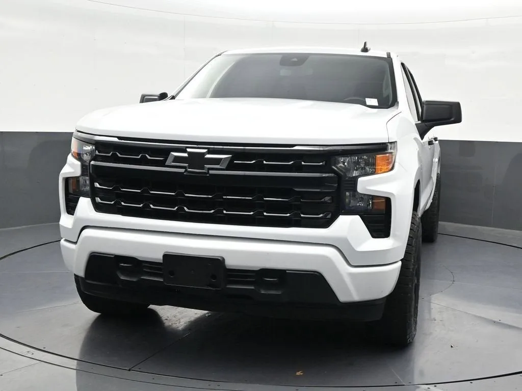 2024 Chevrolet Silverado 1500 Custom photo 9