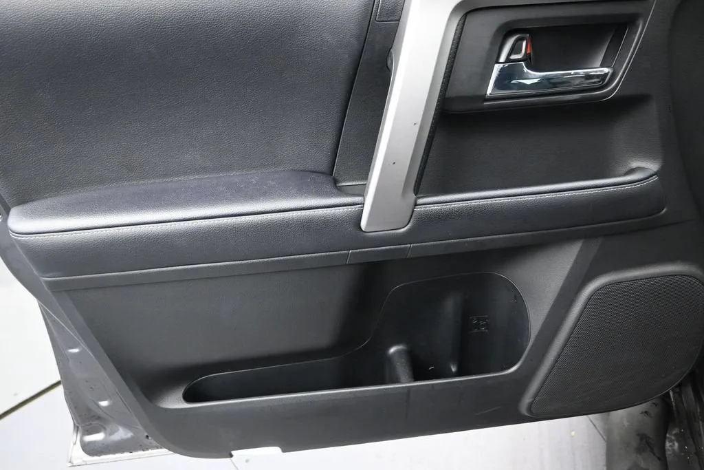 2022 Toyota 4Runner SR5 photo 11