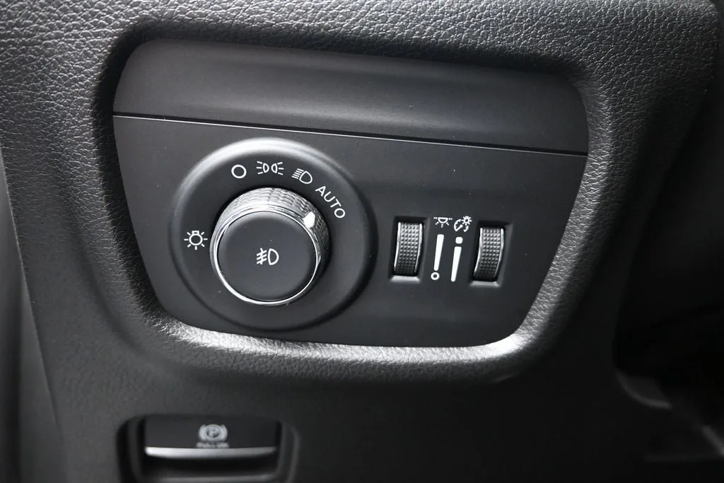 2024 Jeep Grand Cherokee Limited photo 12