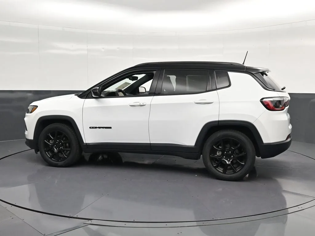 2022 Jeep Compass Latitude photo 8