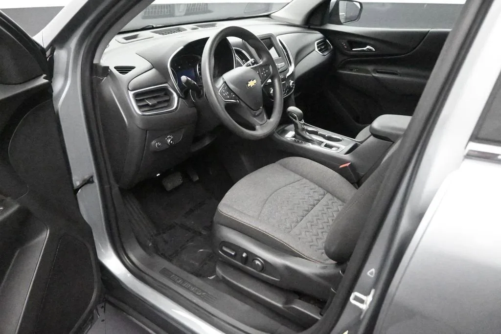 2023 Chevrolet Equinox LT photo 11