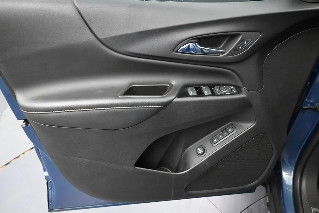 2024 Chevrolet Equinox Premier photo 11